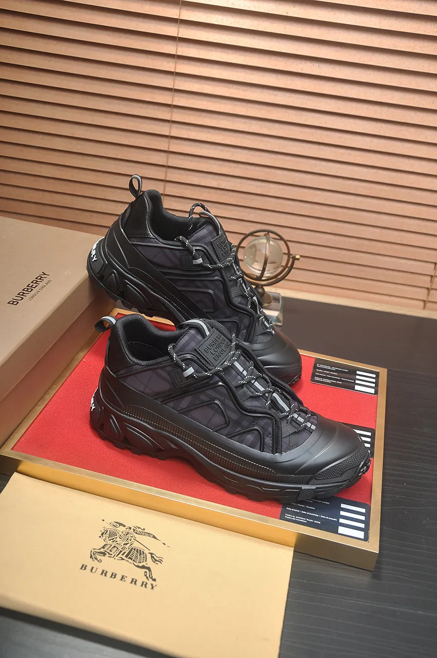 Men's shoes 💰680💶[Burberry] (cowhide lining) classic low-top sneakers｜Imported cowhide with classic plaid fabric｜Cow leather lining｜Original outsole｜Fine workmanship and comfortable to wear Size: 38-44 (customized at 45)